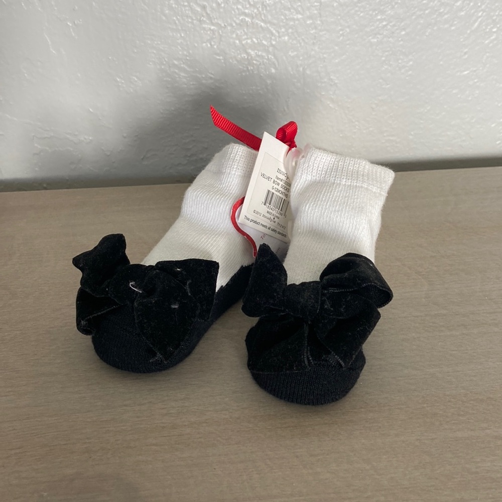 Mudpie velvet bow socks - brand new!
